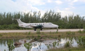 L'avion reliant l'aéroport Stella Maris à Nassau. Long Island, Bahamas. Auteur et Copyright Marco Ramerini
